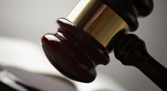 24982263 Суд в США приговорил 17 летнего подростка к 10 годам посещения церкви