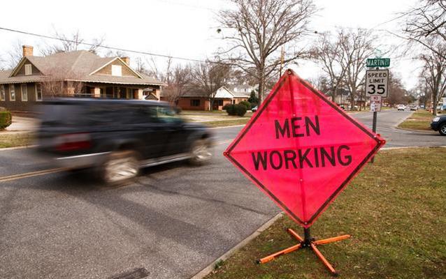 menworking 1 1204 Американский колледж назвал знак Men Working сексистским